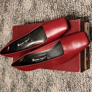Etienne Aigner pumps